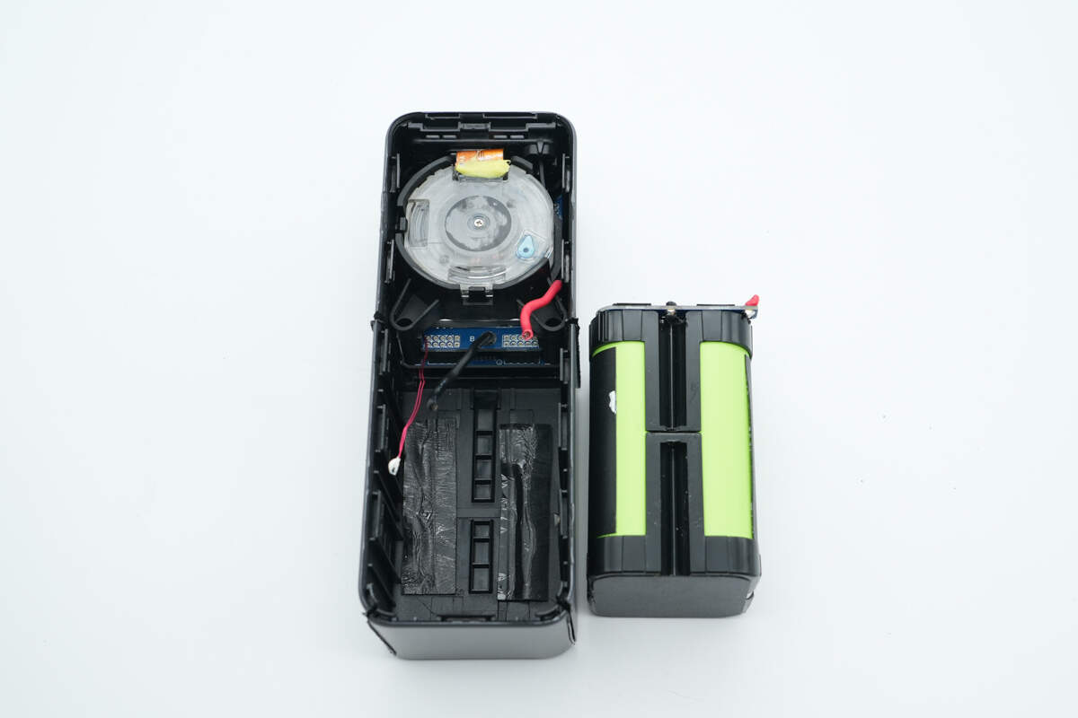 Teardown of UGREEN Nexode 20000mAh 165W Power Bank with Retractable USB-C Cable (PB726)-Chargerlab