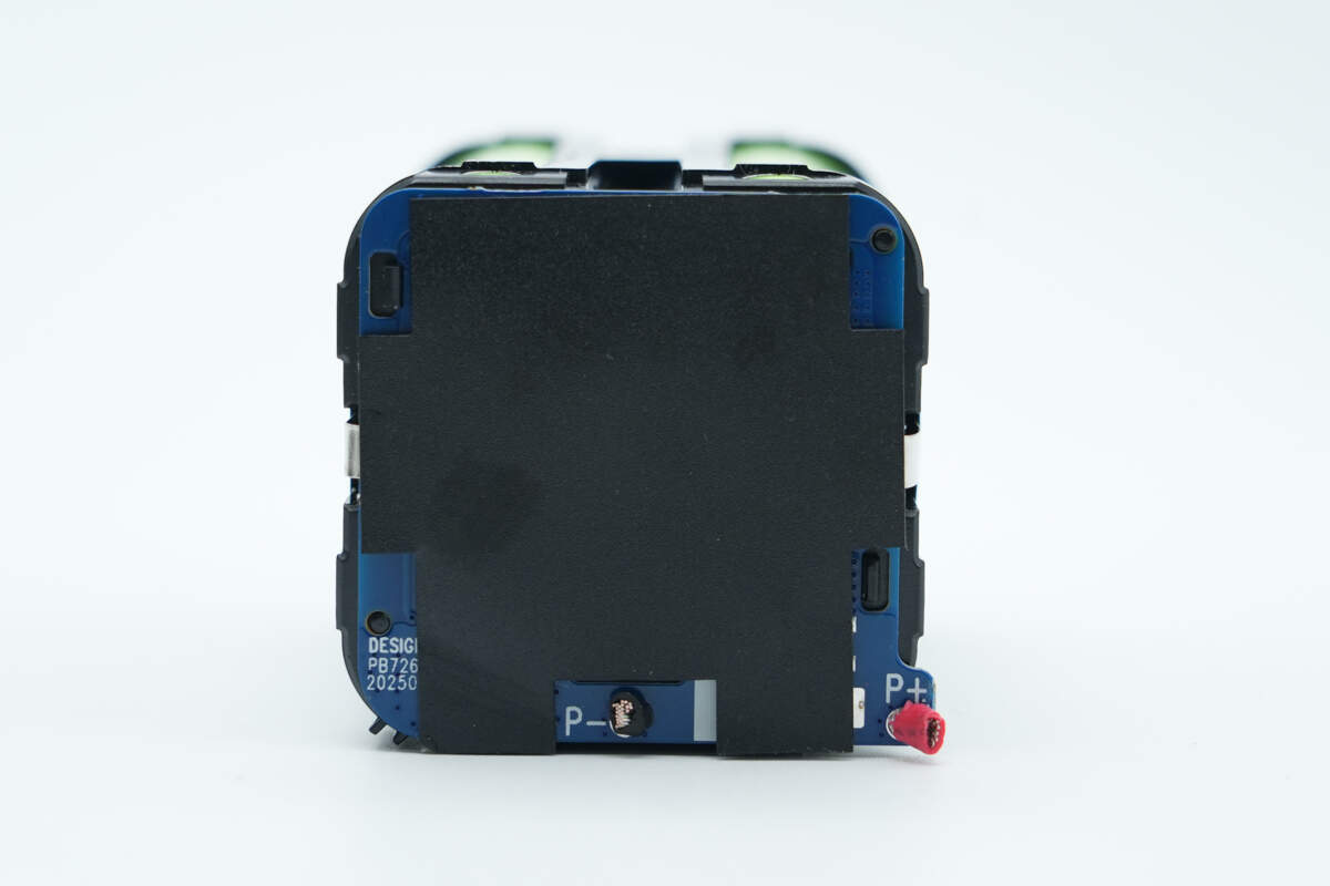 Teardown of UGREEN Nexode 20000mAh 165W Power Bank with Retractable USB-C Cable (PB726)-Chargerlab
