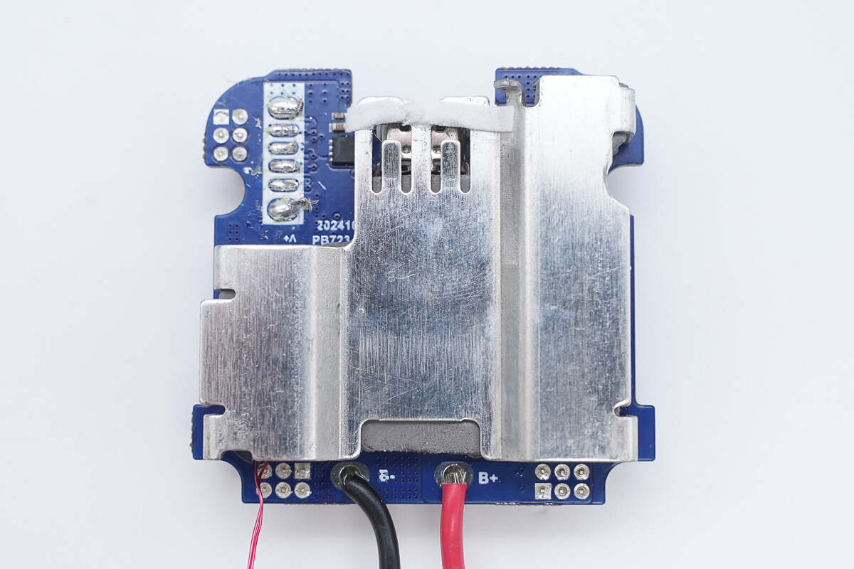 Teardown of UGREEN Nexode 20000mAh 130W Power Bank with Built-in USB-C Cable (PB723)-Chargerlab