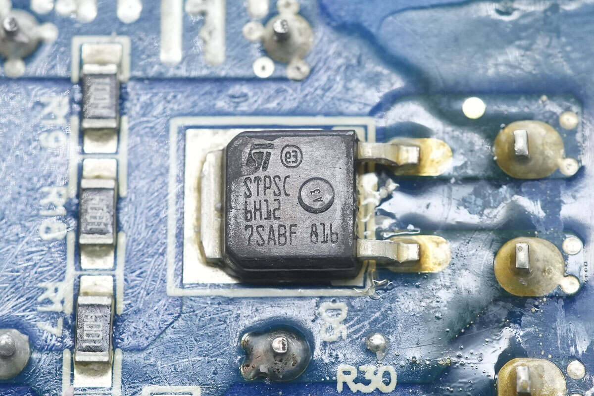 Teardown of Foton Aumark 3kW DC-DC Converter (SDM302BUYM)-Chargerlab