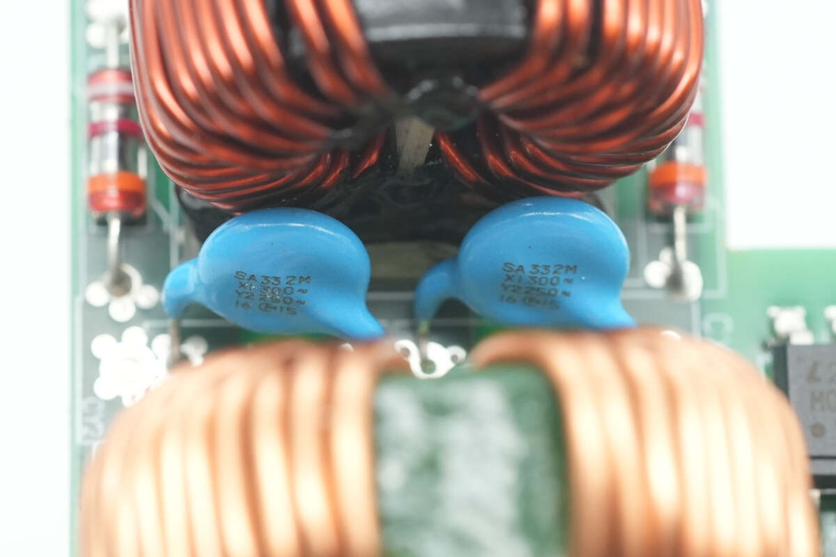 Teardown of GreatWall 2200W 80 PLUS Platinum Server Power Supply (CRPS2200DLW)-Chargerlab