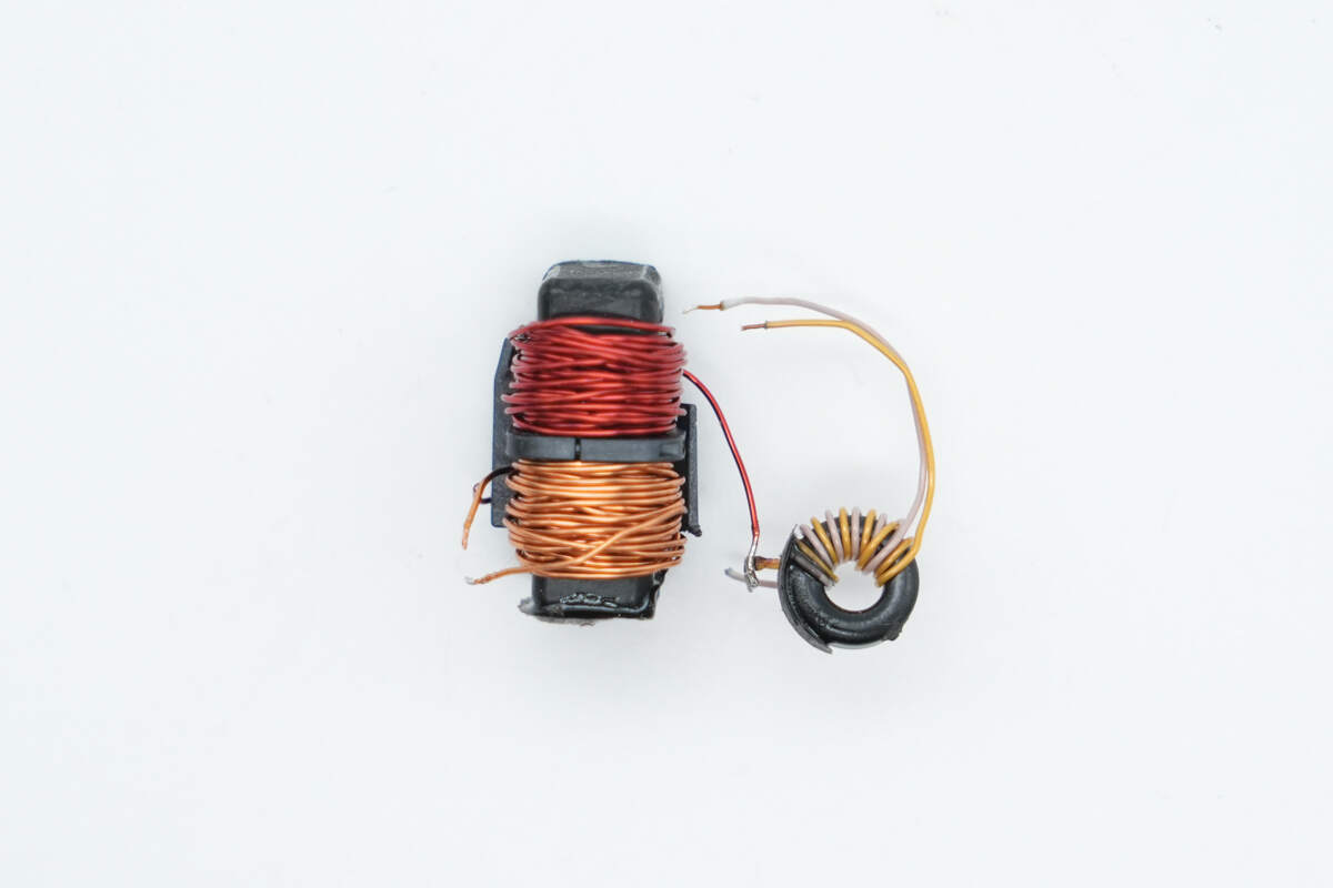 Teardown of Apple 40W Dynamic Power Adapter with 60W Max (A3365)-Chargerlab
