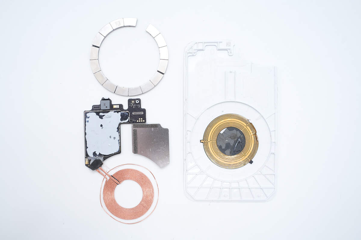Teardown of Apple iPhone Air MagSafe Battery (A3466)-Chargerlab