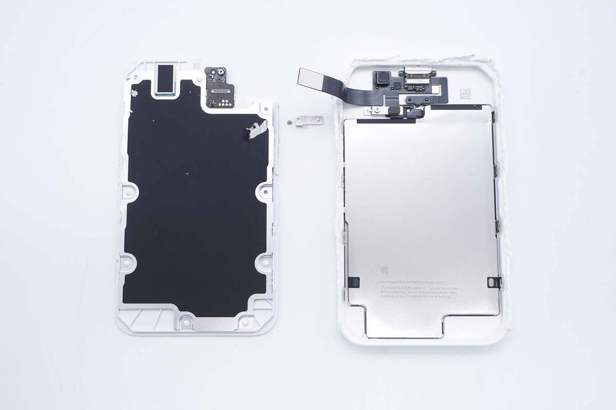 Teardown of Apple iPhone Air MagSafe Battery (A3466)-Chargerlab