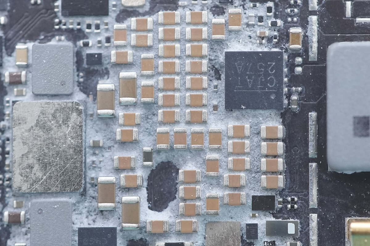 Teardown of Apple iPhone Air MagSafe Battery (A3466)-Chargerlab