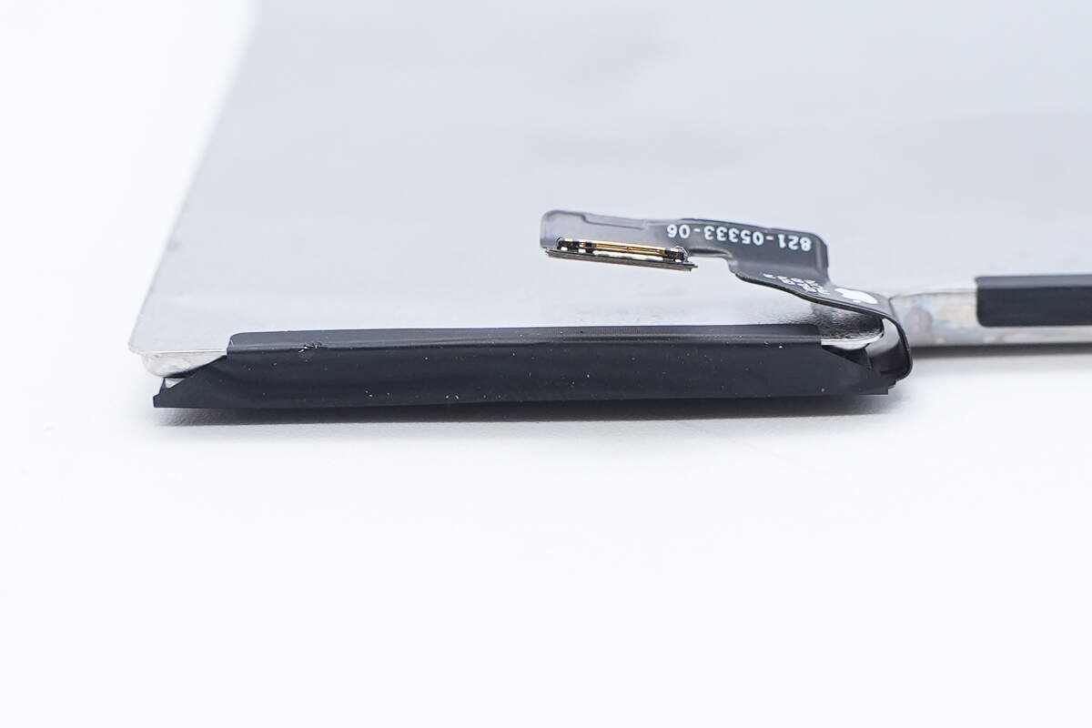 Teardown of Apple iPhone Air MagSafe Battery (A3466)-Chargerlab