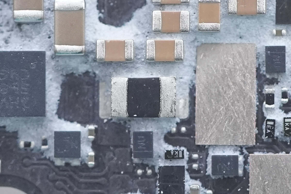 Teardown of Apple iPhone Air MagSafe Battery (A3466)-Chargerlab