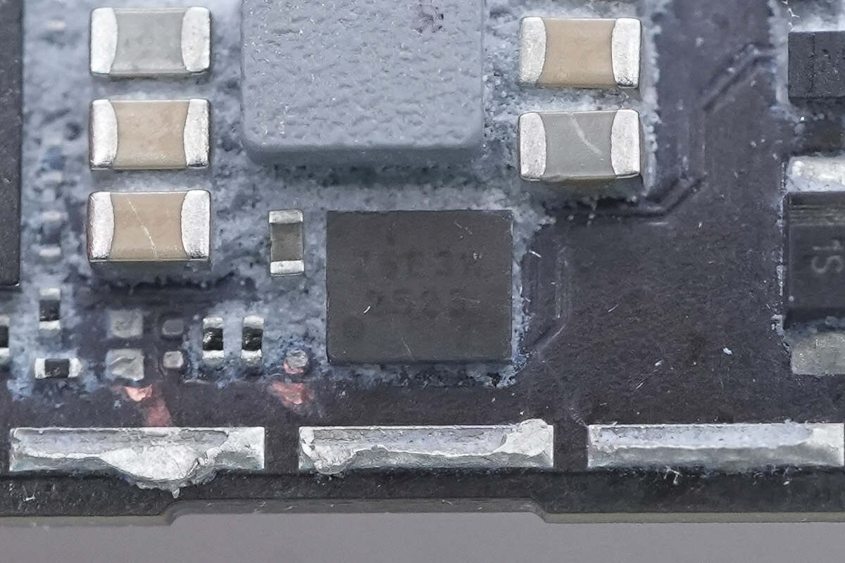Teardown of Apple iPhone Air MagSafe Battery (A3466)-Chargerlab
