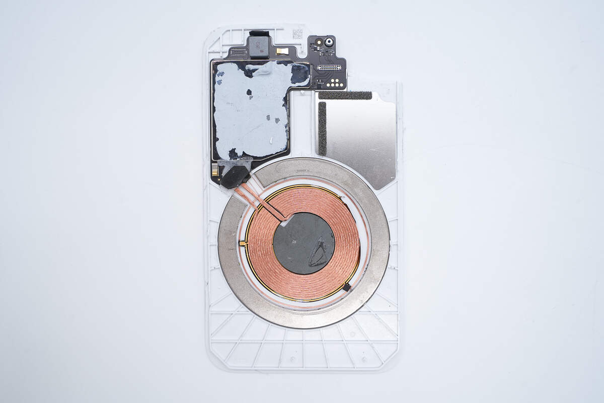 Teardown of Apple iPhone Air MagSafe Battery (A3466)-Chargerlab