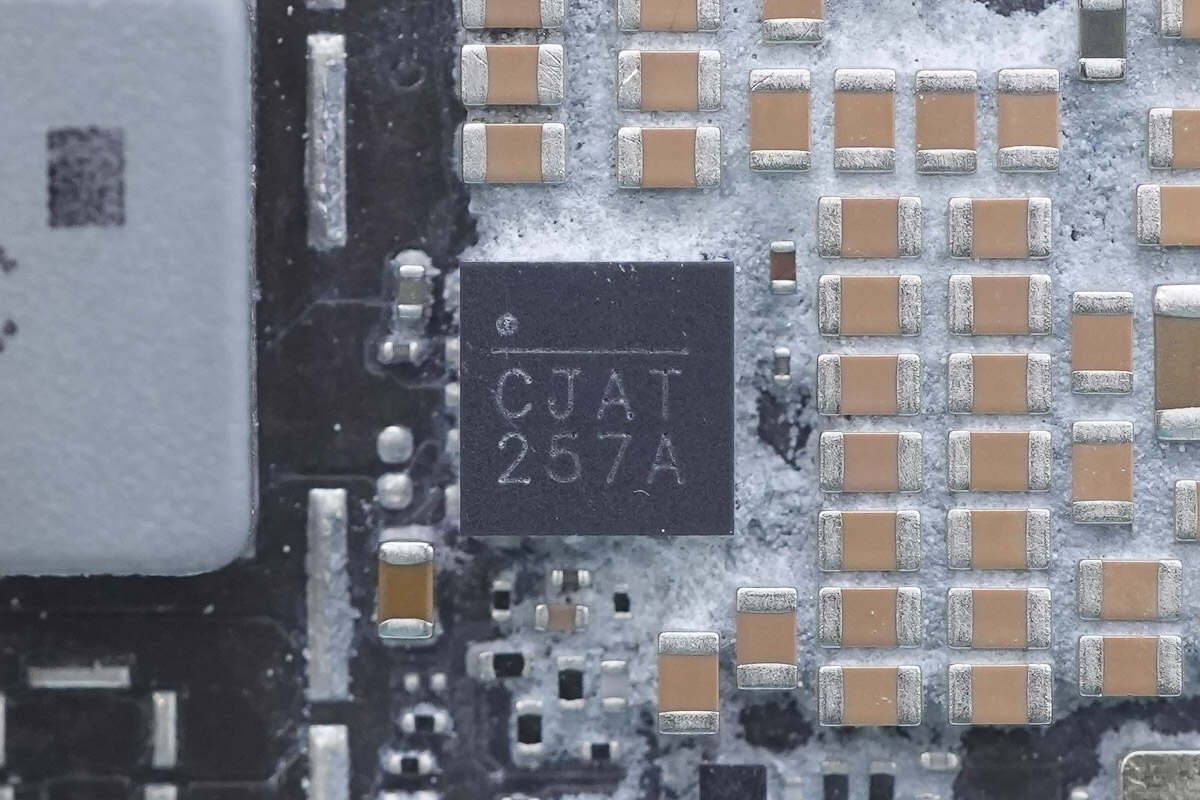 Teardown of Apple iPhone Air MagSafe Battery (A3466)-Chargerlab