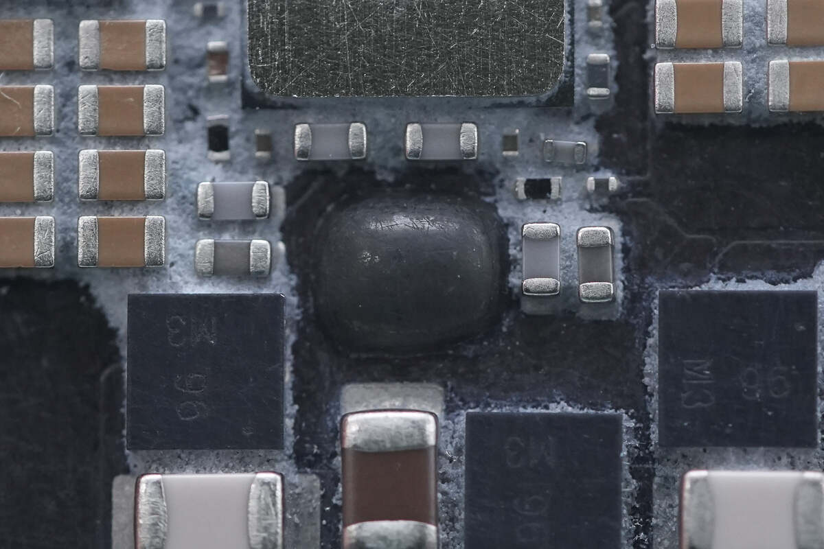 Teardown of Apple iPhone Air MagSafe Battery (A3466)-Chargerlab