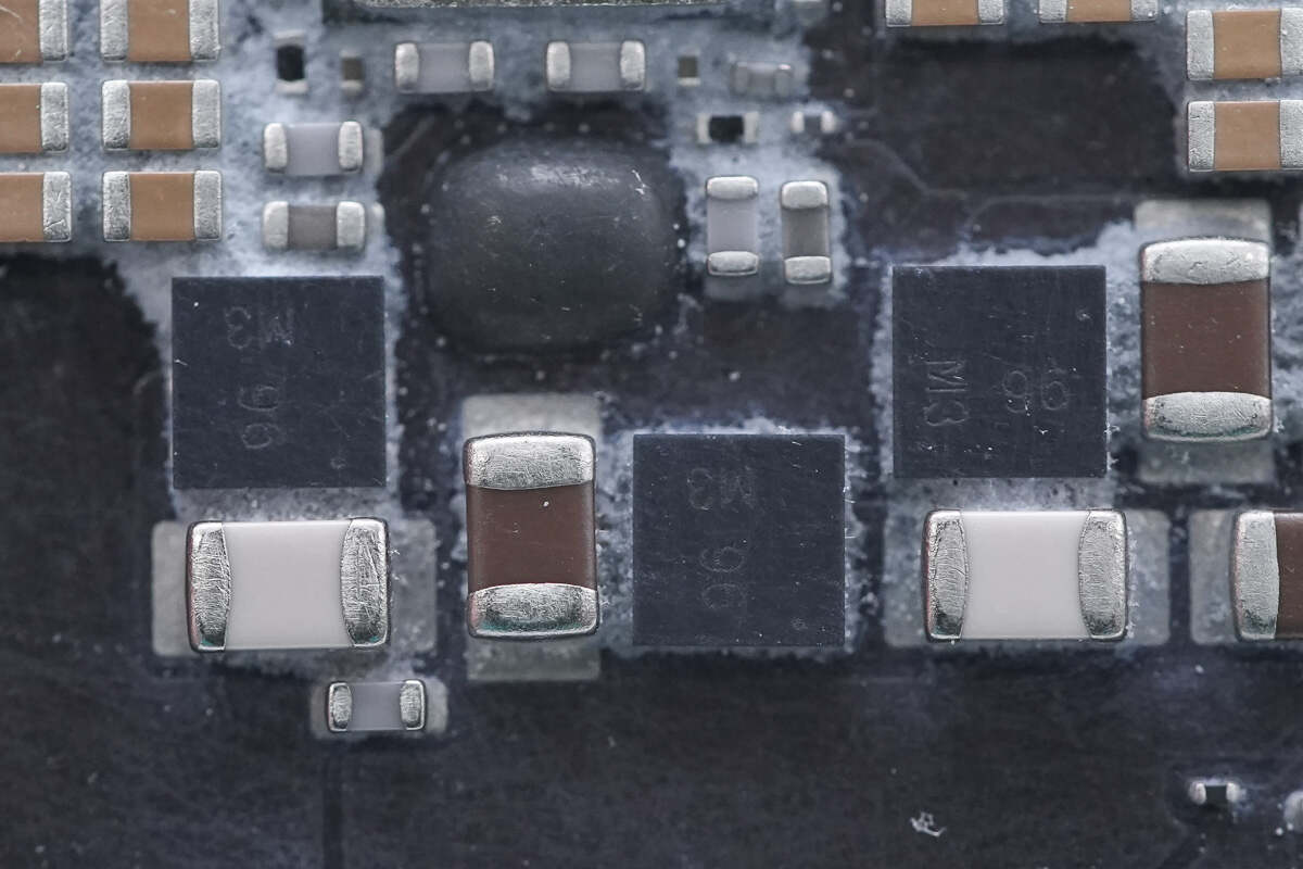 Teardown of Apple iPhone Air MagSafe Battery (A3466)-Chargerlab