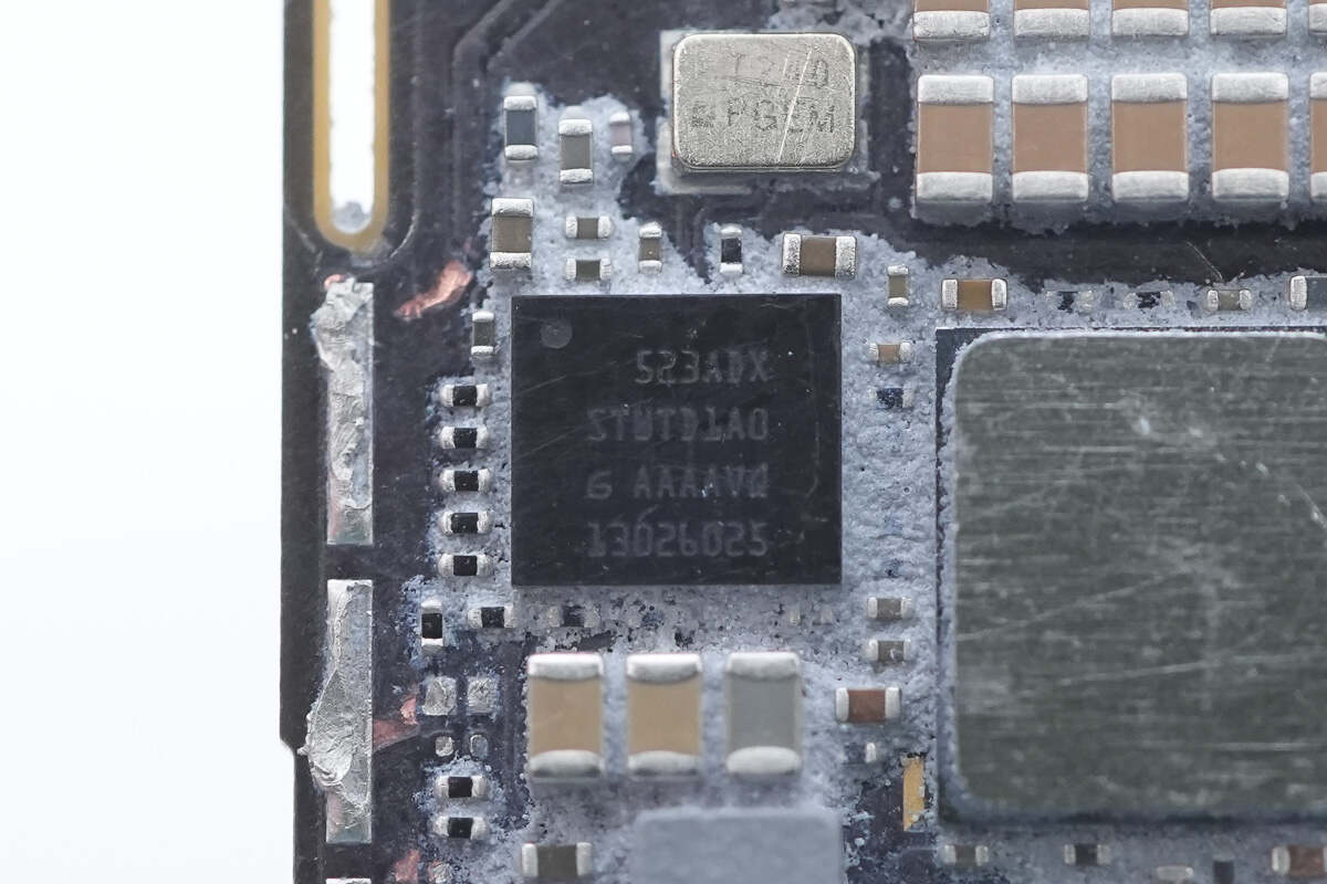 Teardown of Apple iPhone Air MagSafe Battery (A3466)-Chargerlab