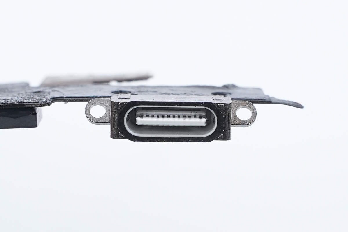 Teardown of Apple iPhone Air MagSafe Battery (A3466)-Chargerlab