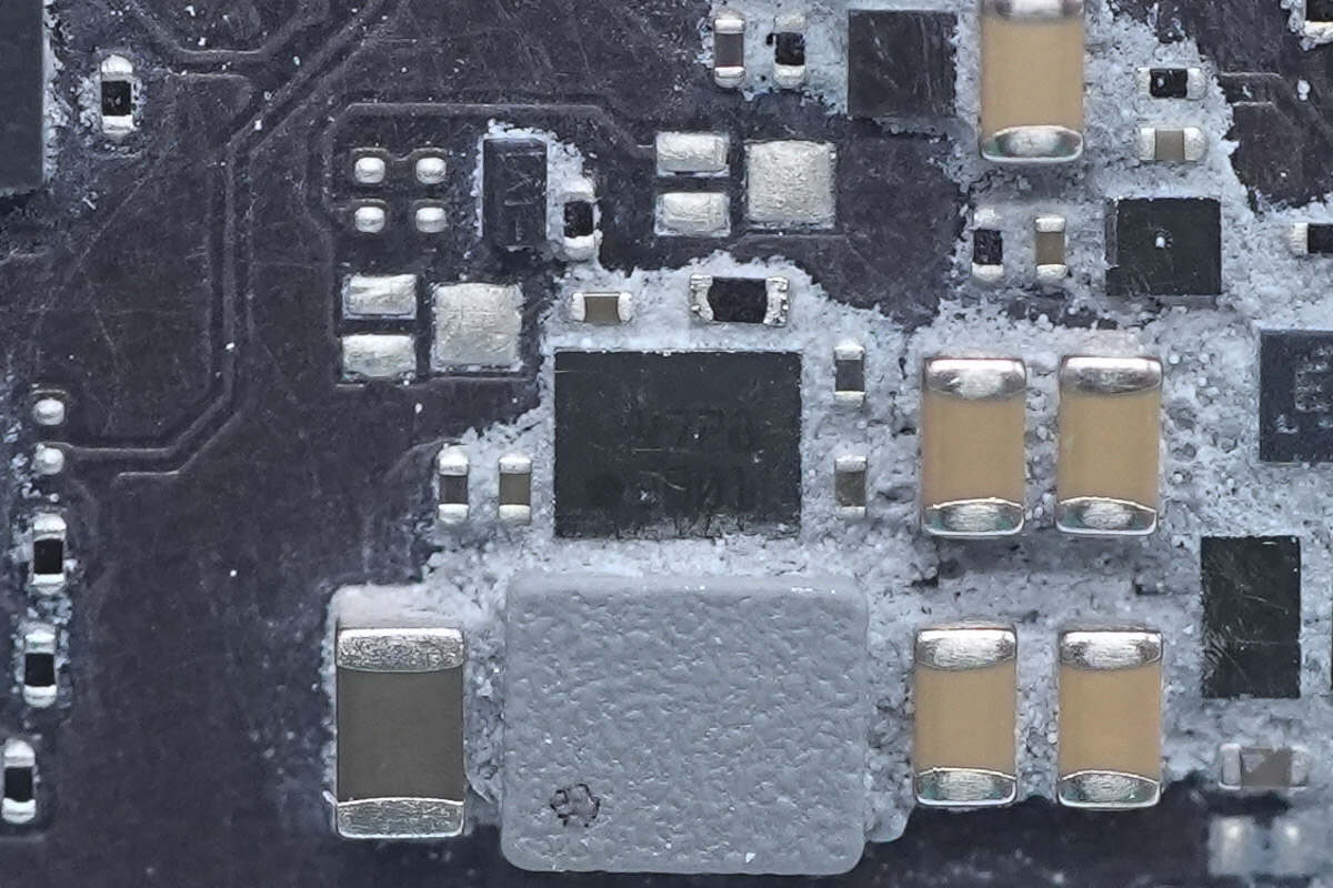 Teardown of Apple iPhone Air MagSafe Battery (A3466)-Chargerlab