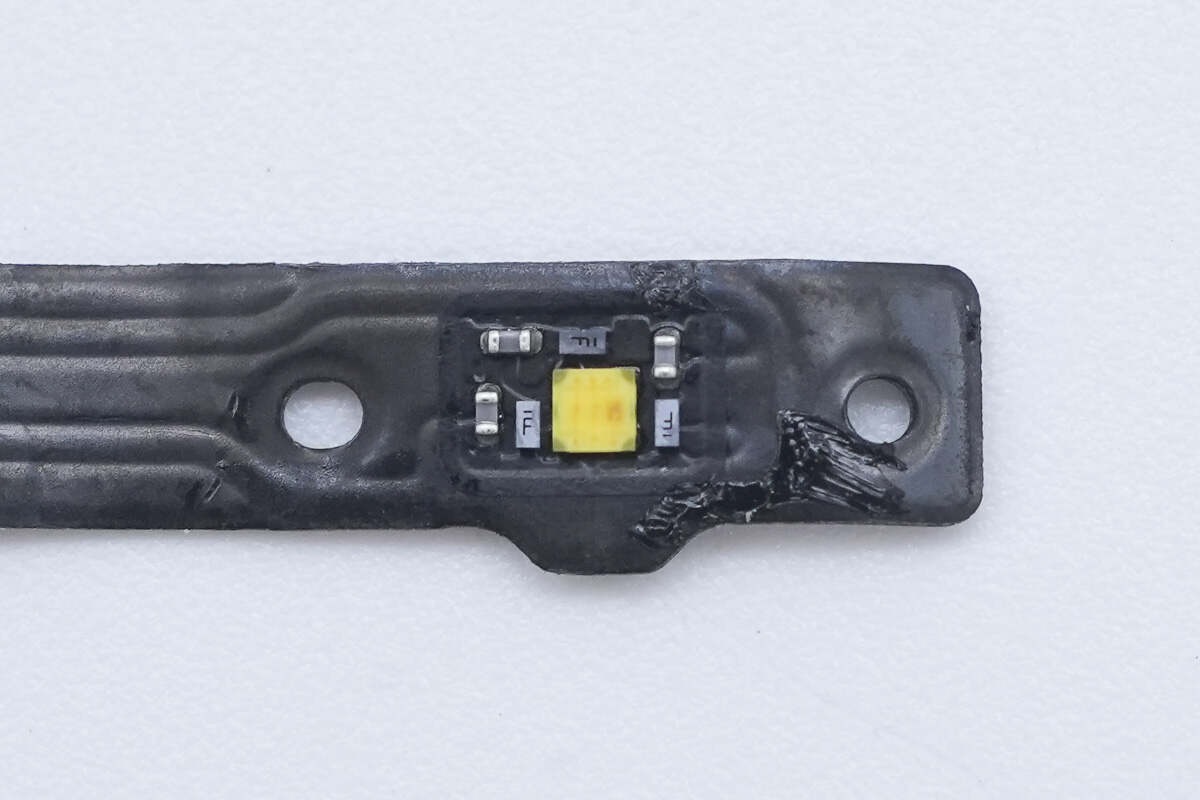 Teardown of Apple iPhone Air MagSafe Battery (A3466)-Chargerlab