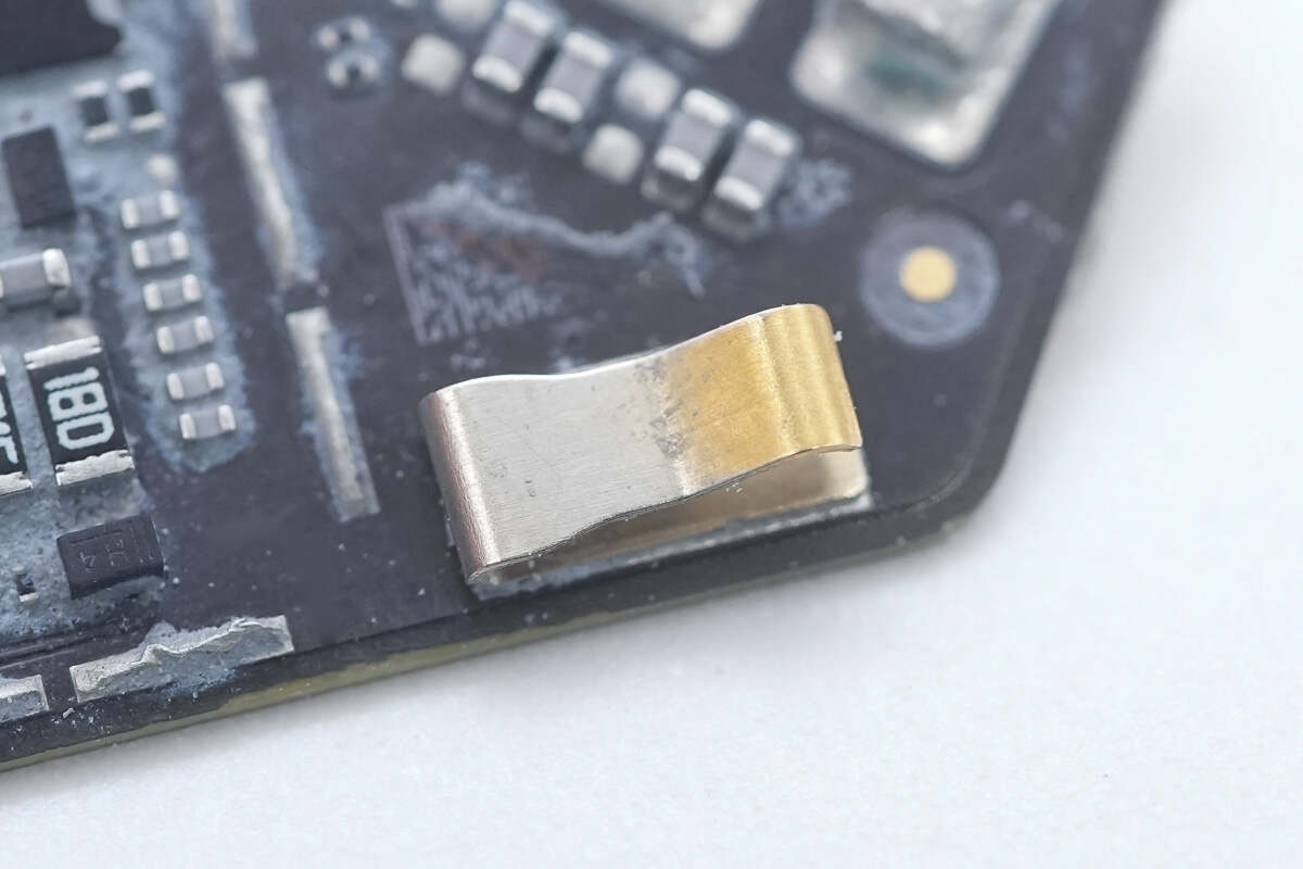 Teardown of Apple iPhone Air MagSafe Battery (A3466)-Chargerlab