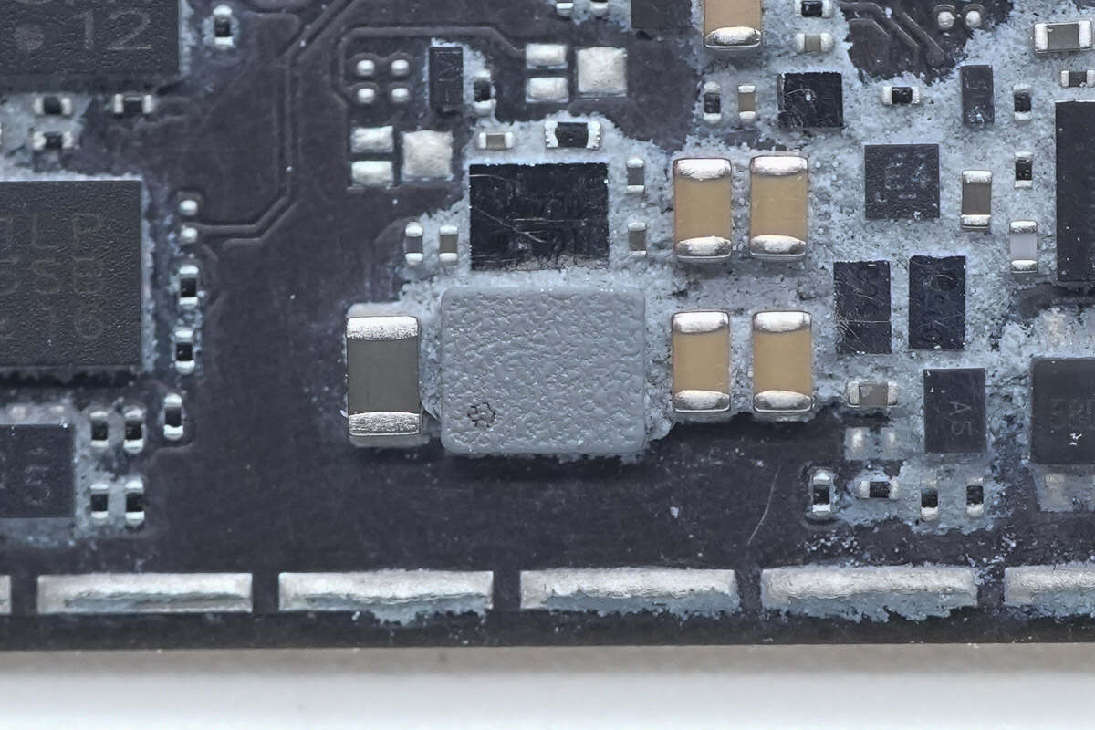 Teardown of Apple iPhone Air MagSafe Battery (A3466)-Chargerlab