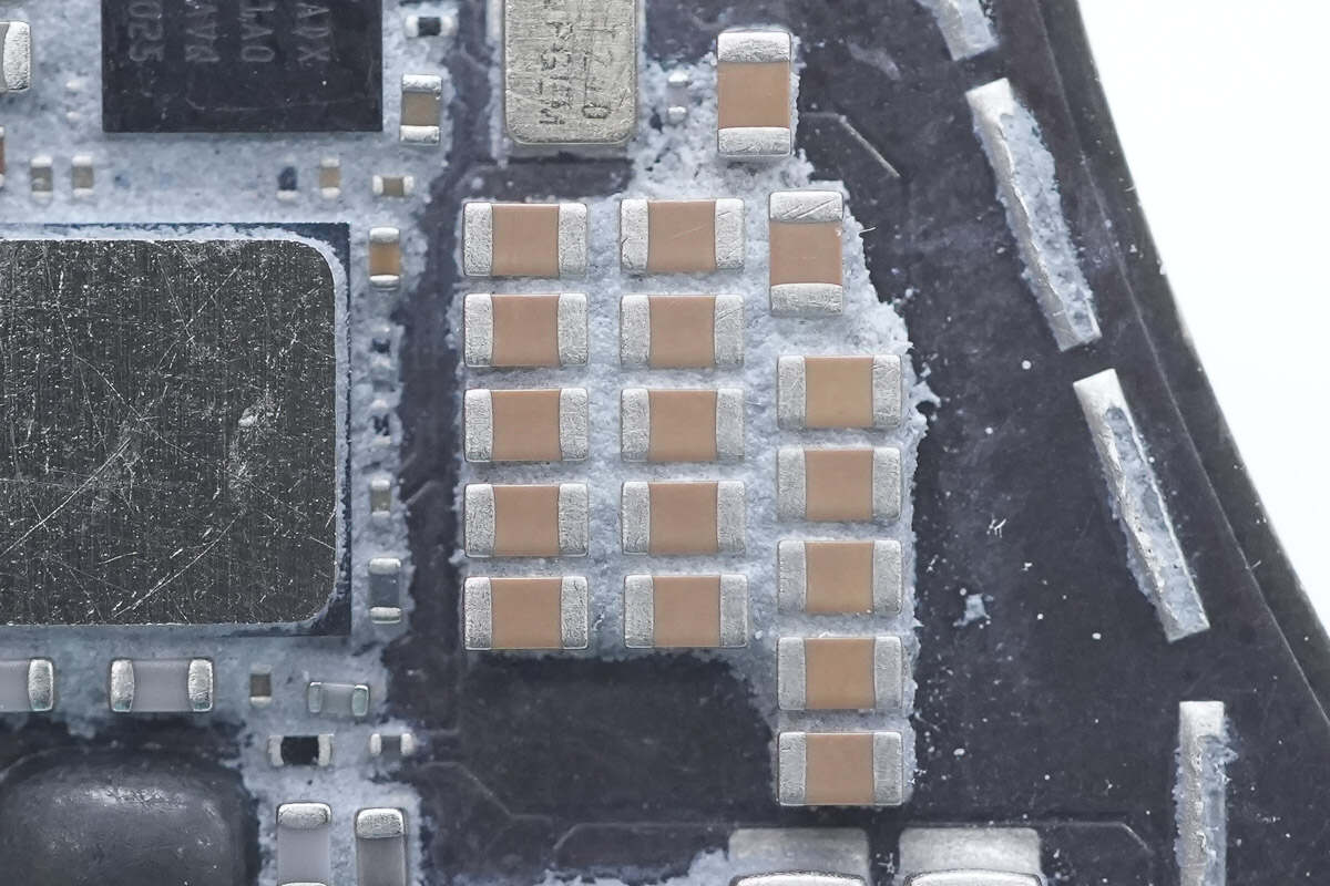 Teardown of Apple iPhone Air MagSafe Battery (A3466)-Chargerlab