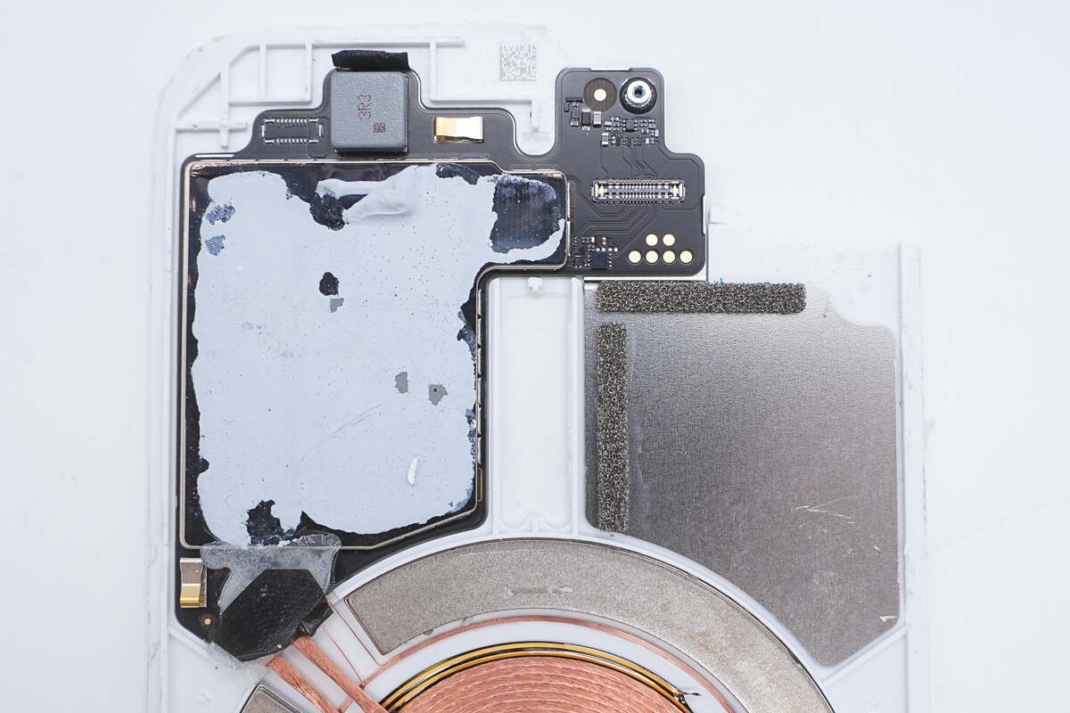 Teardown of Apple iPhone Air MagSafe Battery (A3466)-Chargerlab