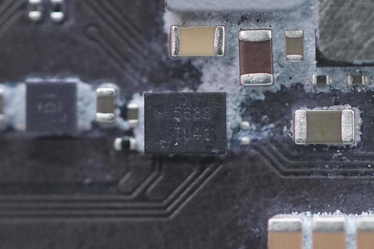 Teardown of Apple iPhone Air MagSafe Battery (A3466)-Chargerlab