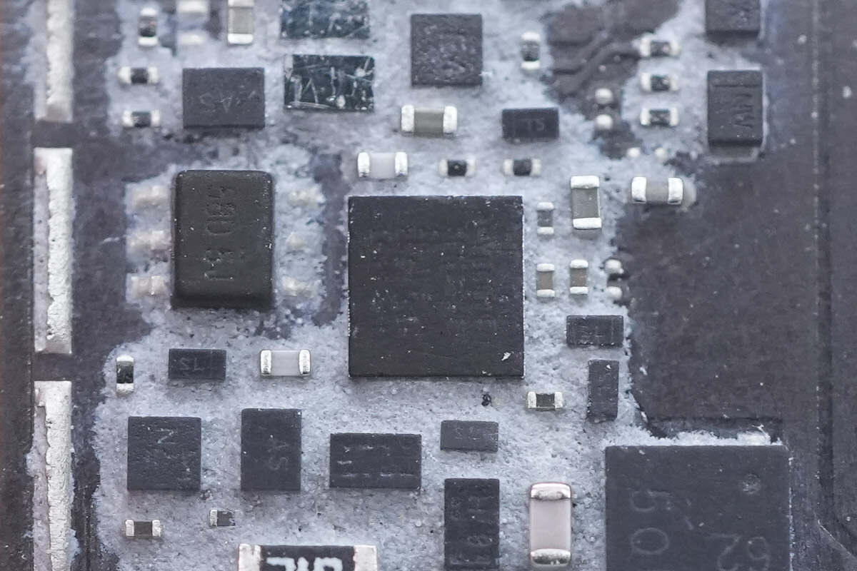 Teardown of Apple iPhone Air MagSafe Battery (A3466)-Chargerlab