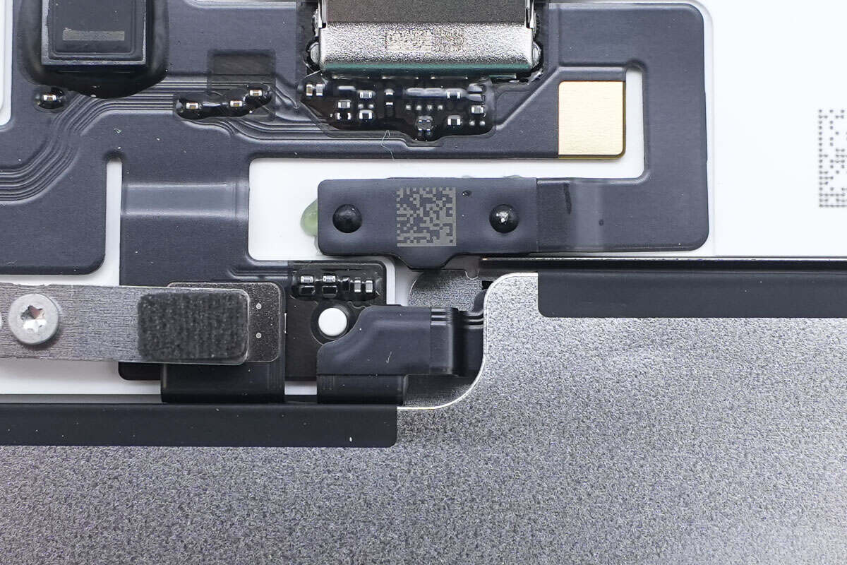 Teardown of Apple iPhone Air MagSafe Battery (A3466)-Chargerlab