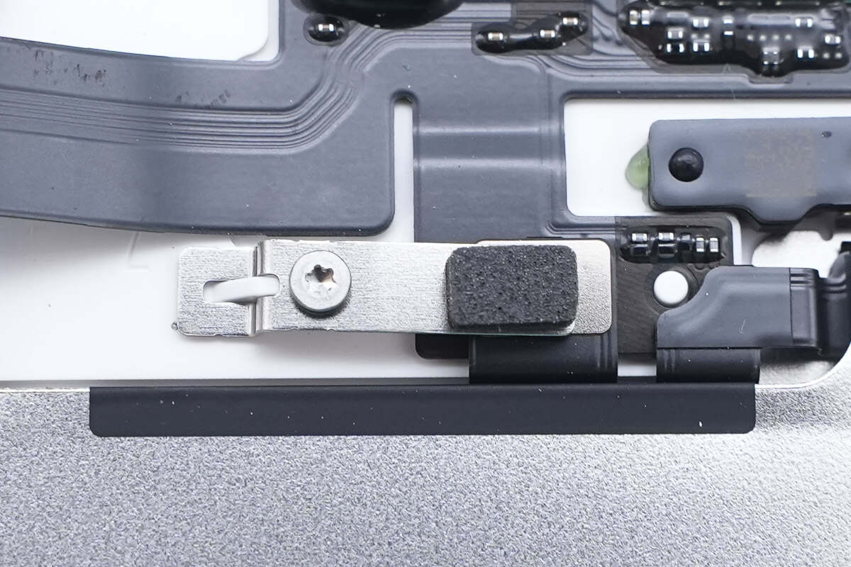 Teardown of Apple iPhone Air MagSafe Battery (A3466)-Chargerlab