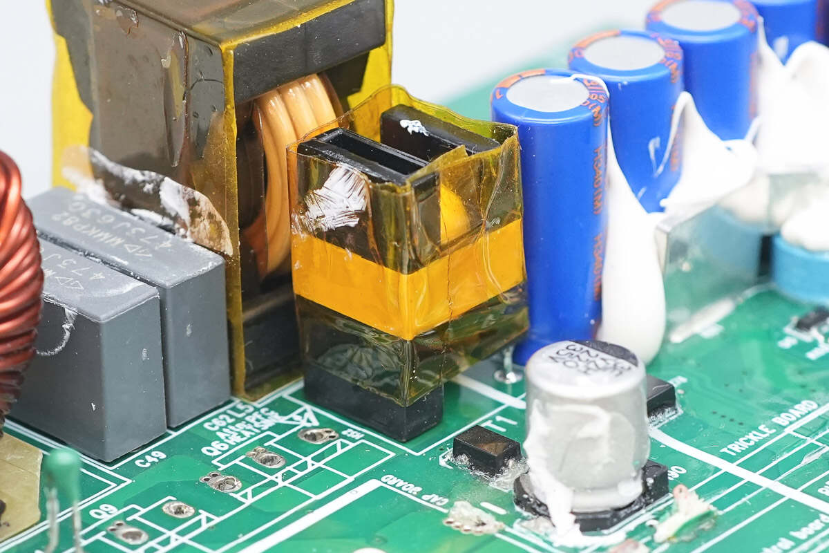 Teardown of Boco Electronics 800W SiC Server Power Supply (BCSE800AP-12E01)-Chargerlab