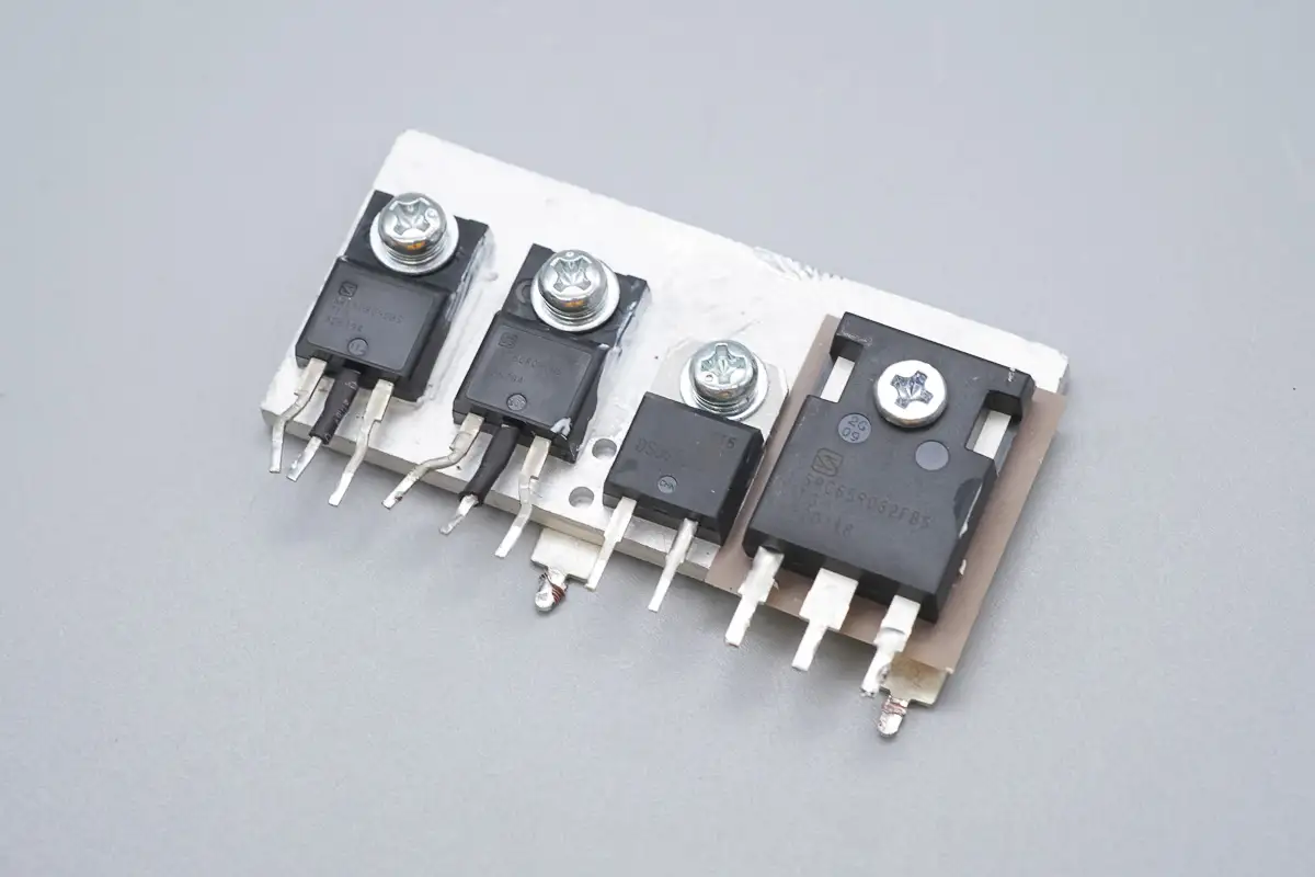 Teardown of Boco Electronics 800W SiC Server Power Supply (BCSE800AP-12E01)-Chargerlab