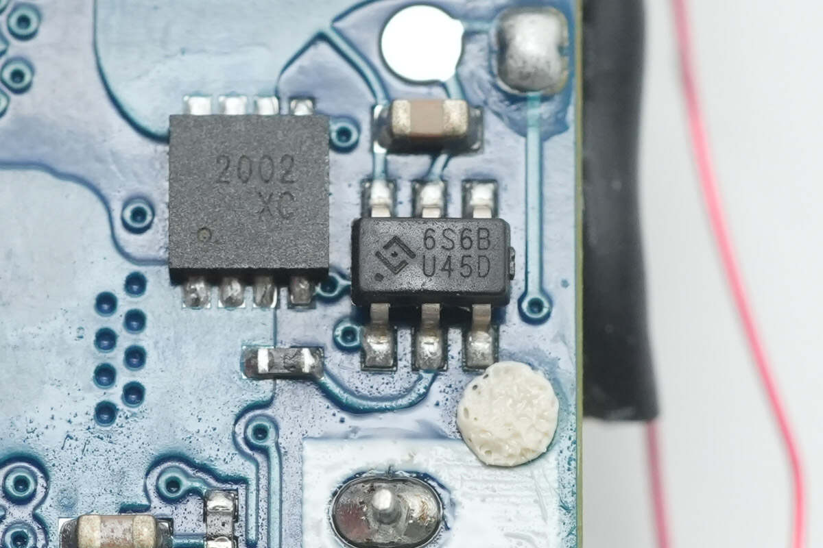Teardown of UGREEN 22.5W 20000mAh Power Bank with Built-in Cable (PB505)-Chargerlab