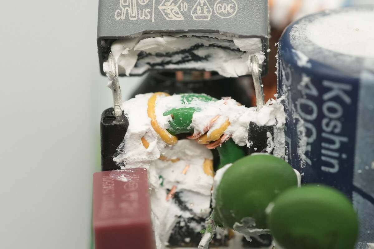 Teardown of vivo 120W Multi-Port GaN Charger (V12060L0D0-CN)-Chargerlab