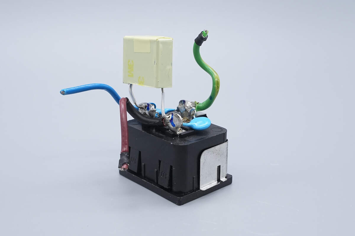 Teardown of Segotep 3200W Titanium-Rated SiC Digital Server Power Supply (CRPS3200W-12V)-Chargerlab
