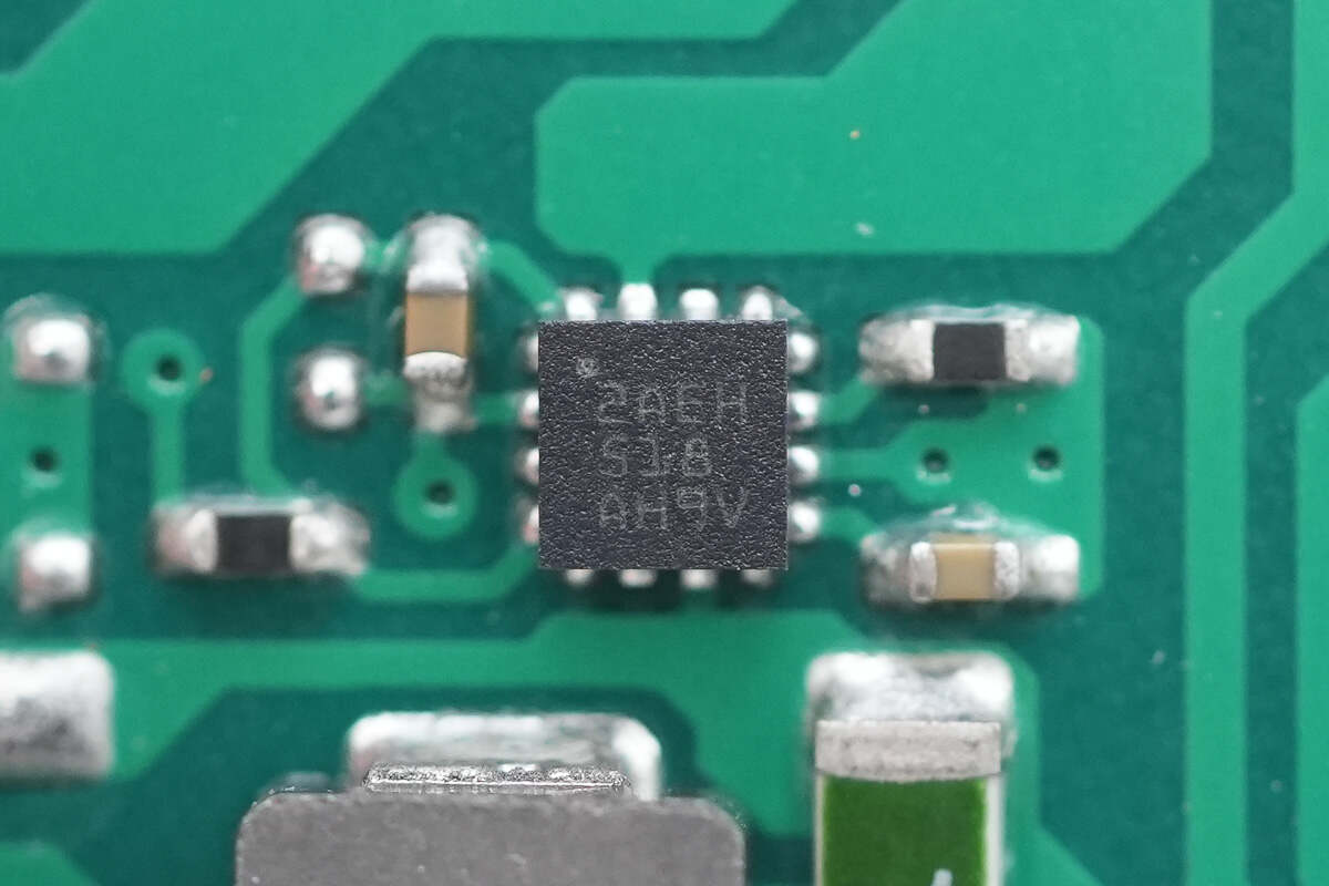 Teardown of Segotep 3200W Titanium-Rated SiC Digital Server Power Supply (CRPS3200W-12V)-Chargerlab