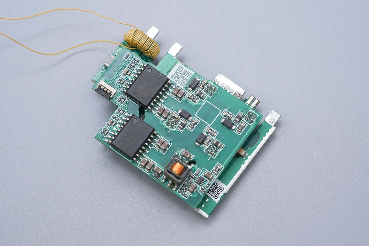 Teardown of Segotep 3200W Titanium-Rated SiC Digital Server Power Supply (CRPS3200W-12V)-Chargerlab