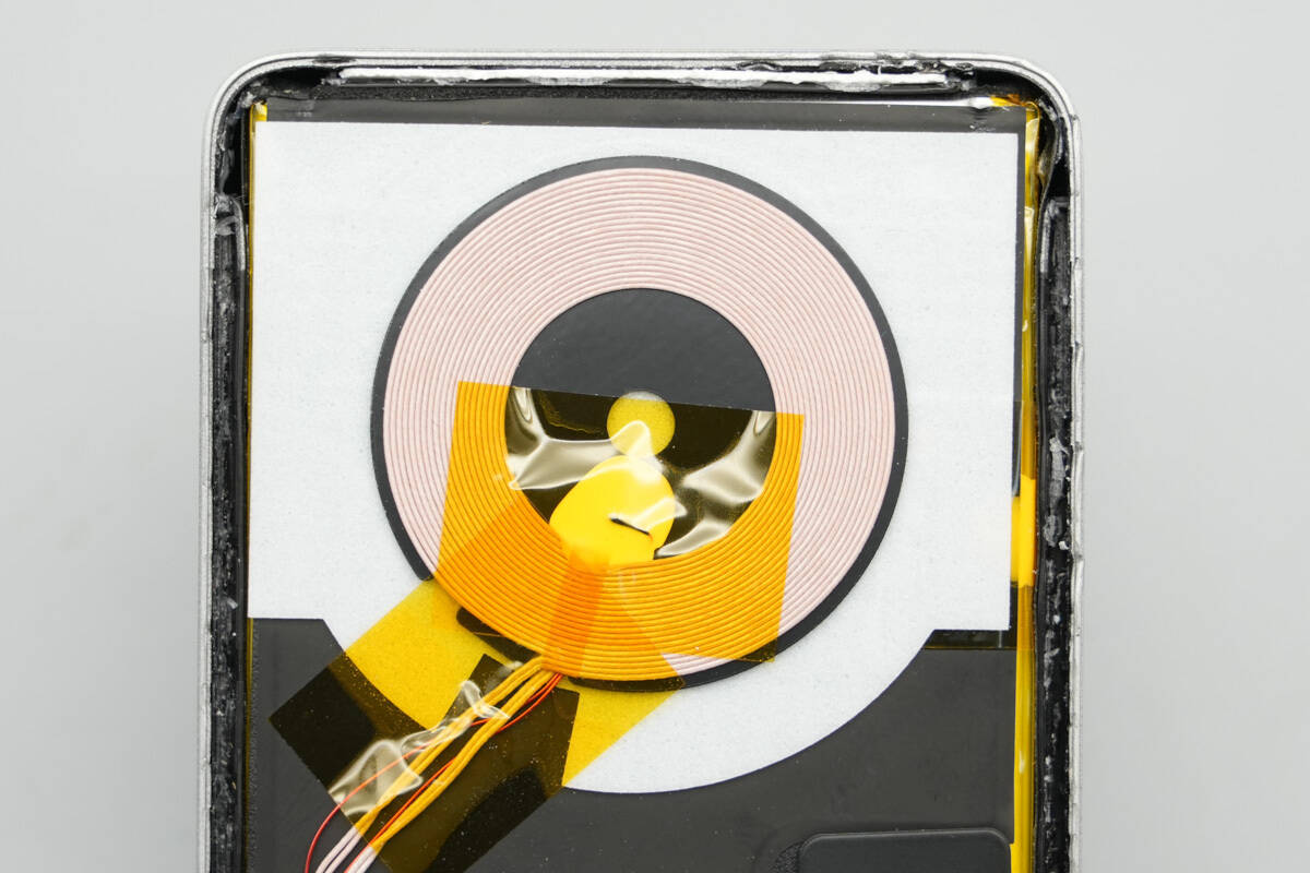 Teardown of CUKTECH 10 Super Magnetic Power Card (WPB100P)-Chargerlab