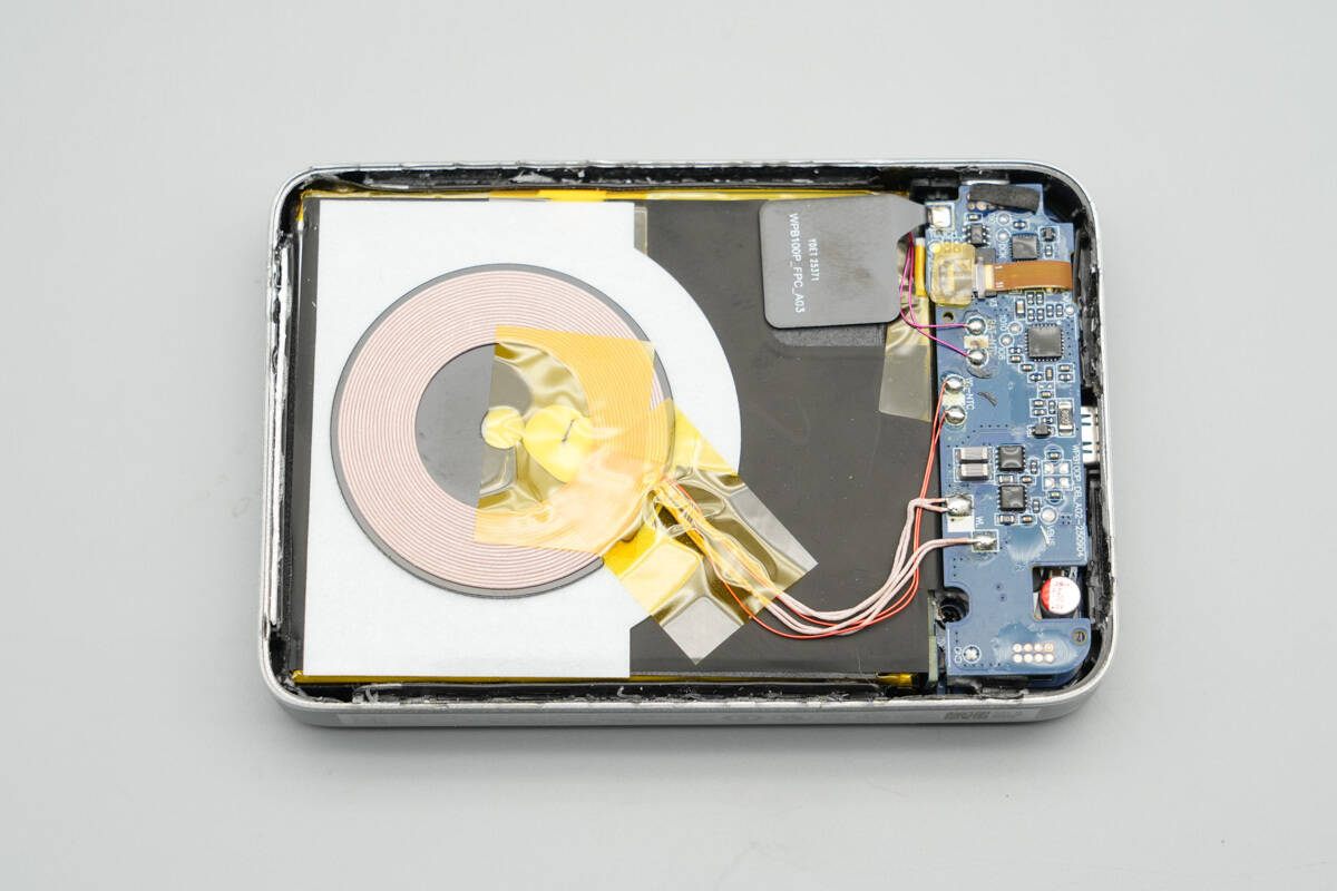 Teardown of CUKTECH 10 Super Magnetic Power Card (WPB100P)-Chargerlab