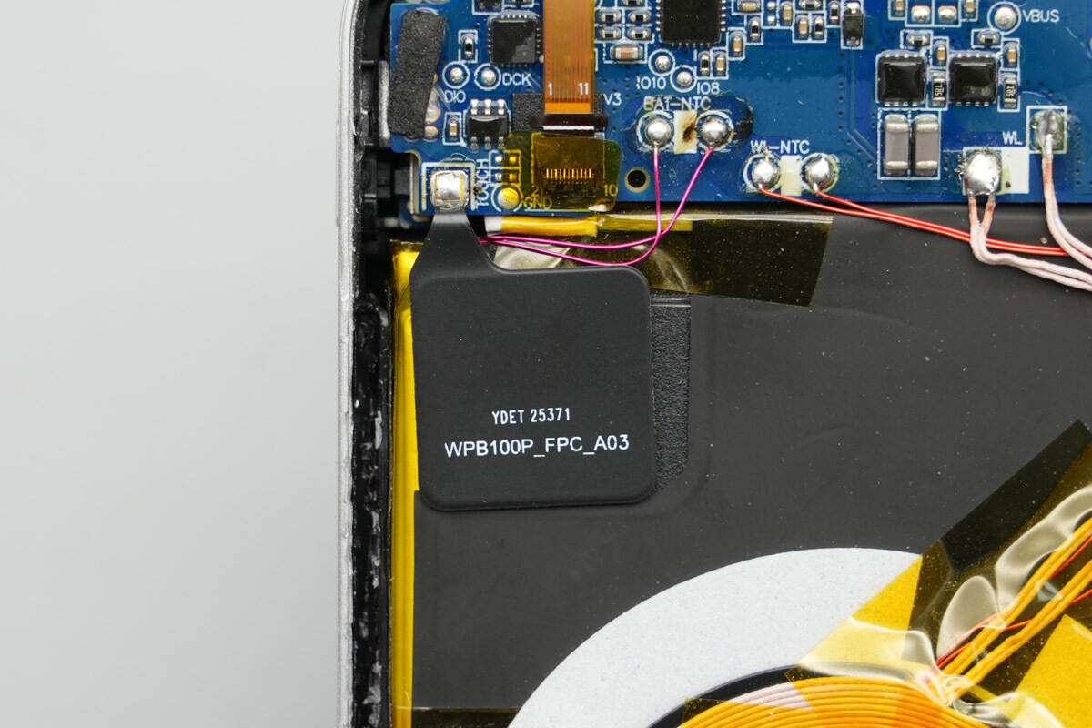 Teardown of CUKTECH 10 Super Magnetic Power Card (WPB100P)-Chargerlab