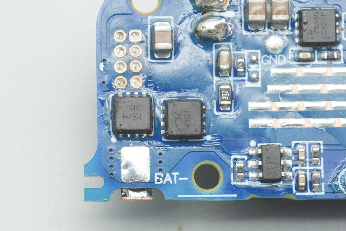 Teardown of CUKTECH 10 Super Magnetic Power Card (WPB100P)-Chargerlab