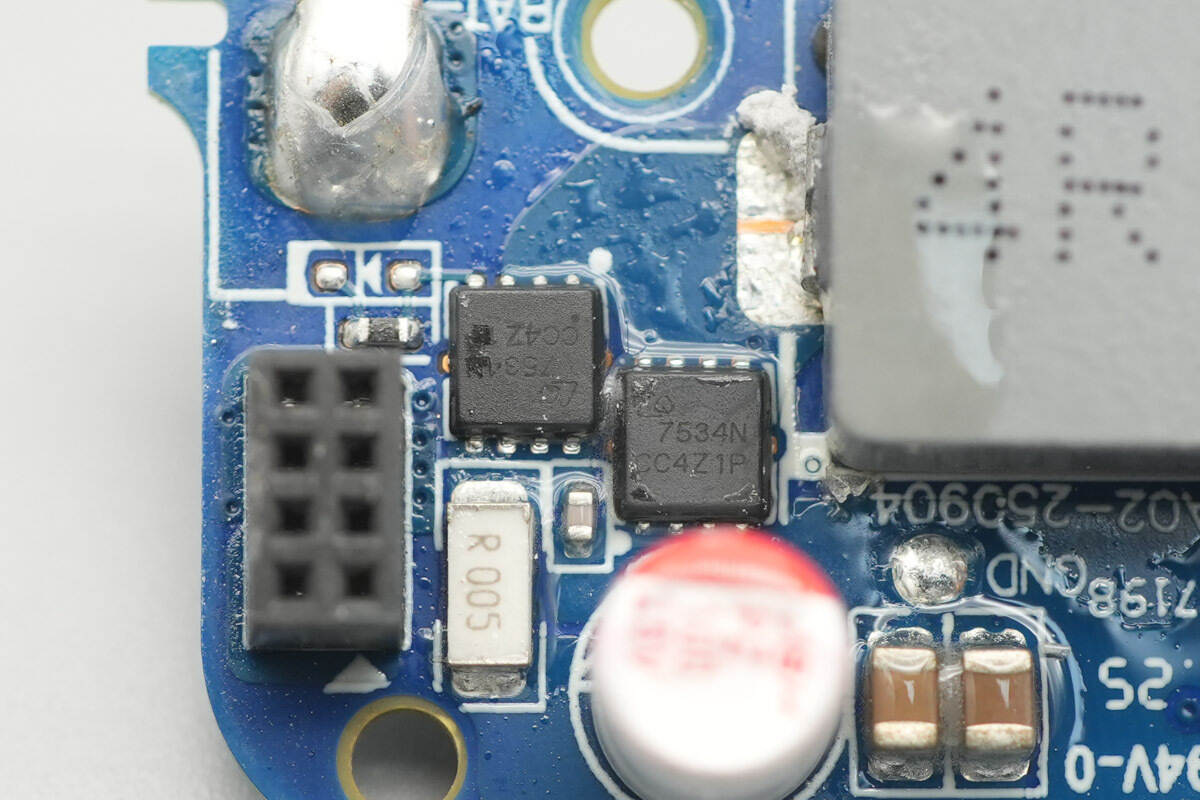 Teardown of CUKTECH 10 Super Magnetic Power Card (WPB100P)-Chargerlab