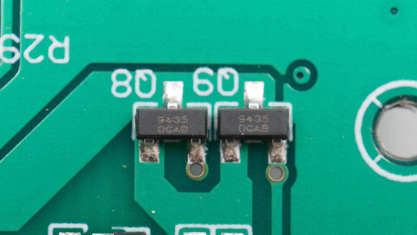 Teardown of Maxcellent Multi-Function Portable Jump Starter-Chargerlab