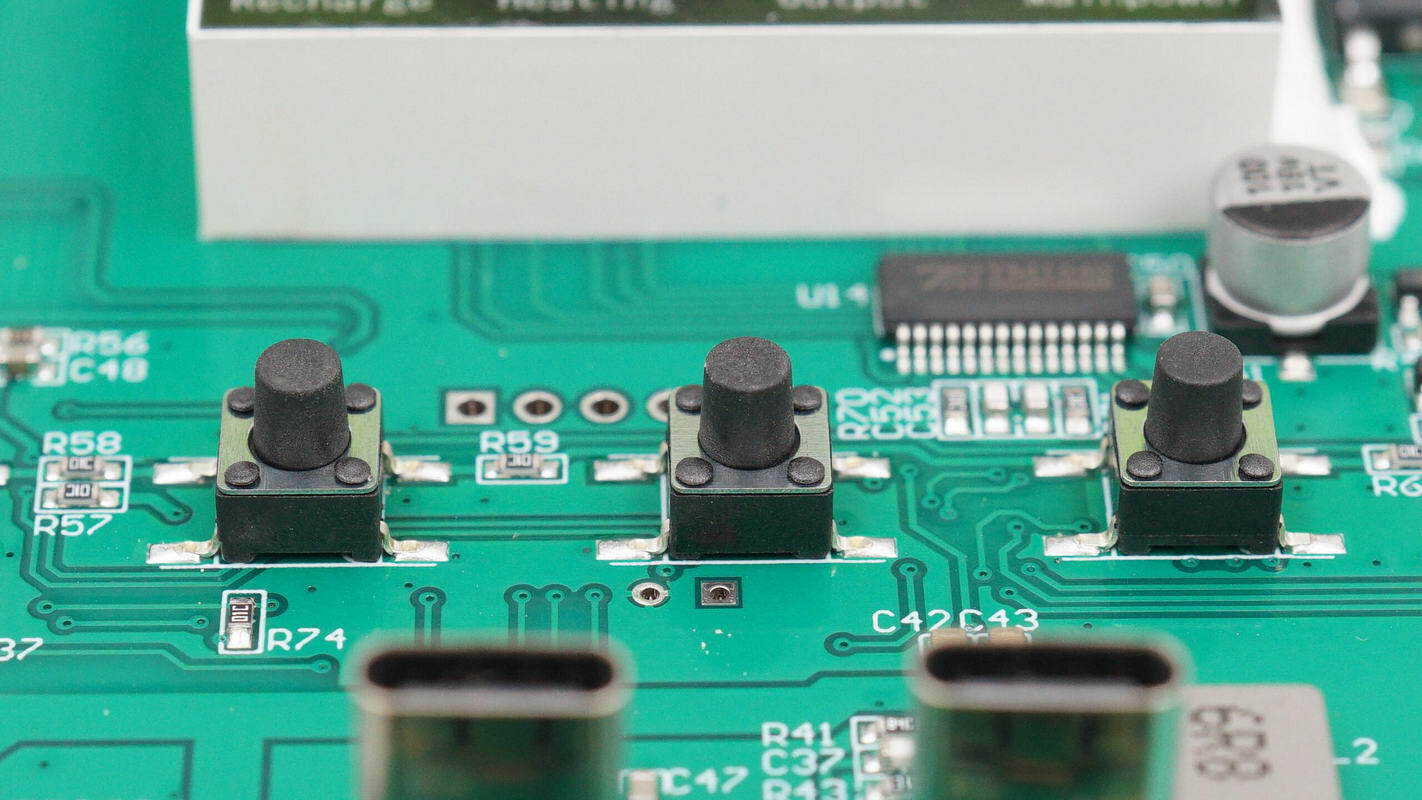 Teardown of Maxcellent Multi-Function Portable Jump Starter-Chargerlab