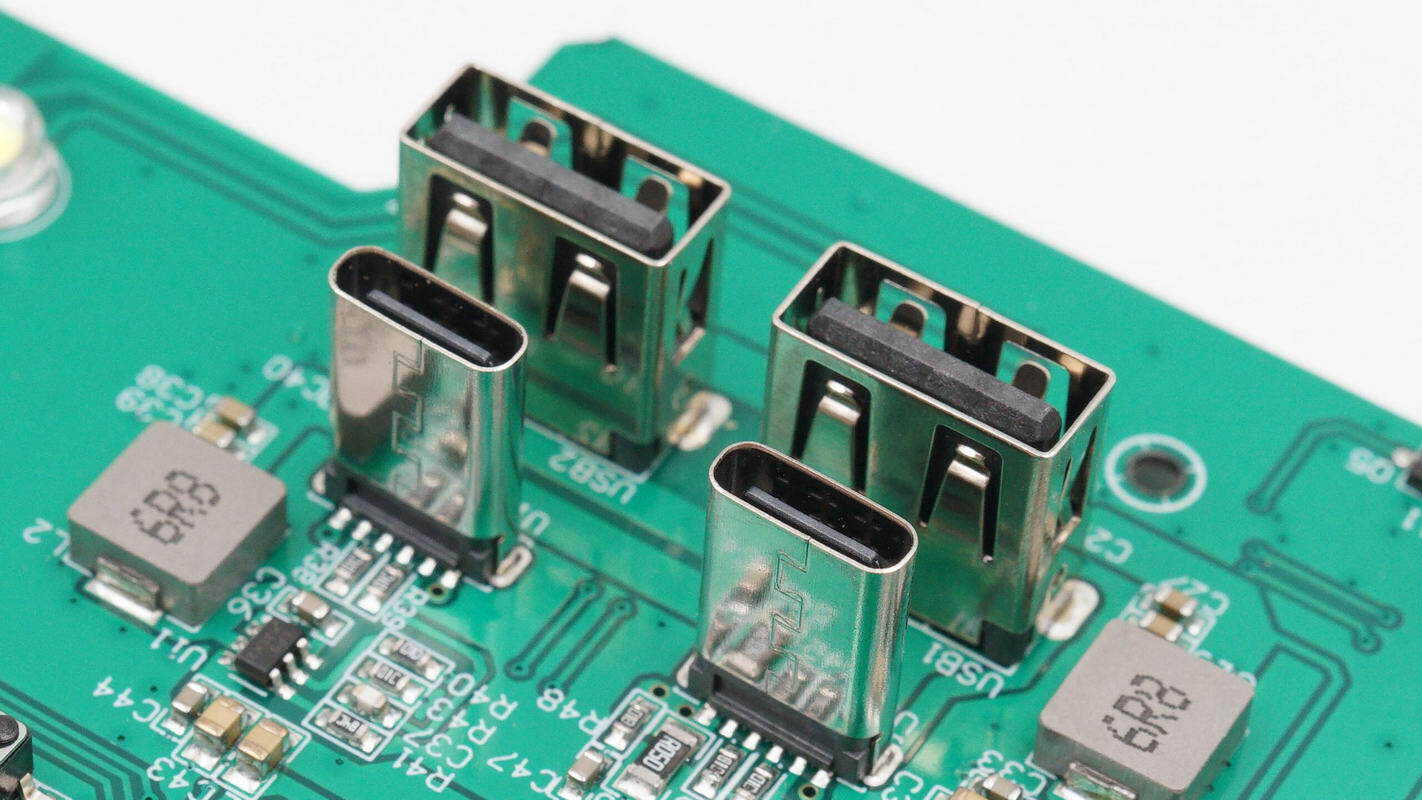 Teardown of Maxcellent Multi-Function Portable Jump Starter-Chargerlab