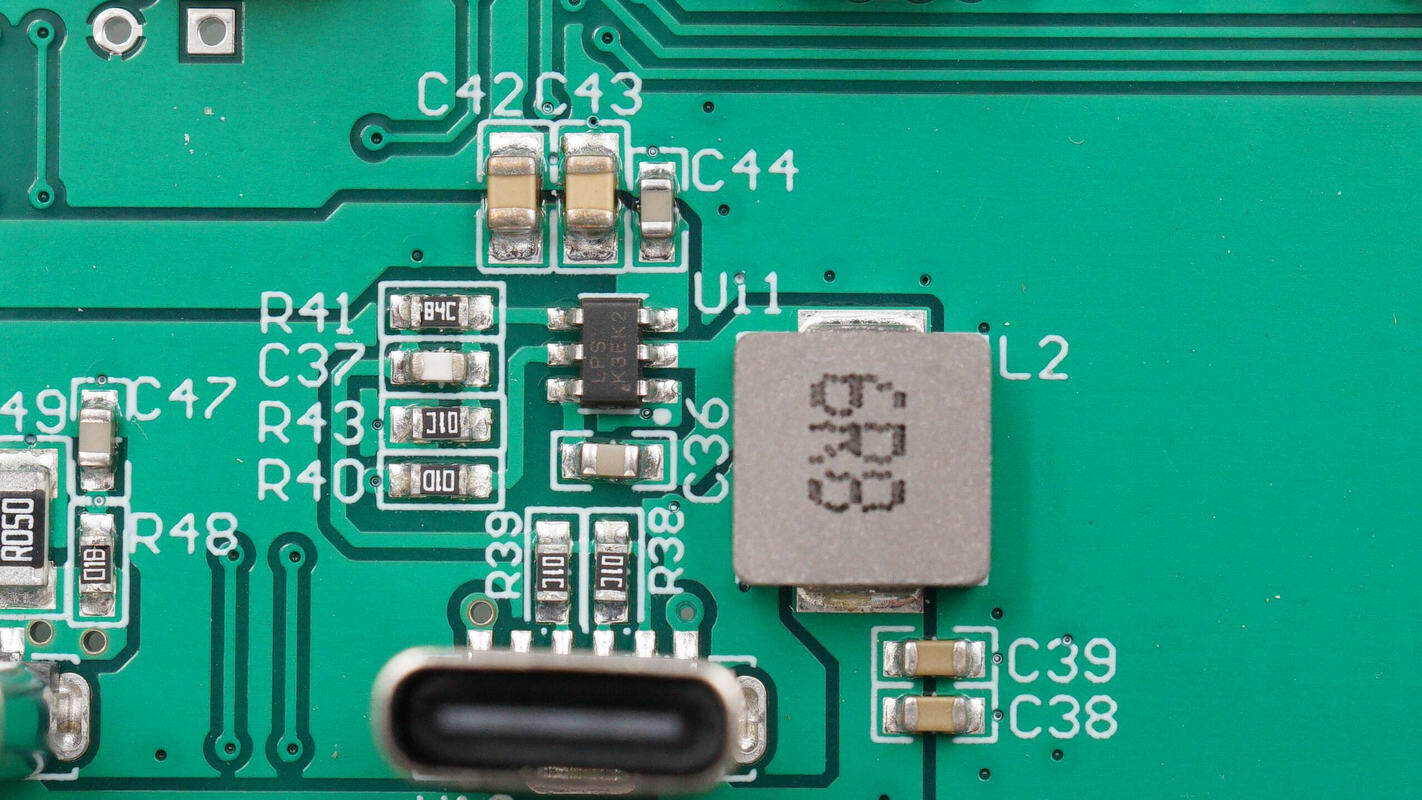 Teardown of Maxcellent Multi-Function Portable Jump Starter-Chargerlab