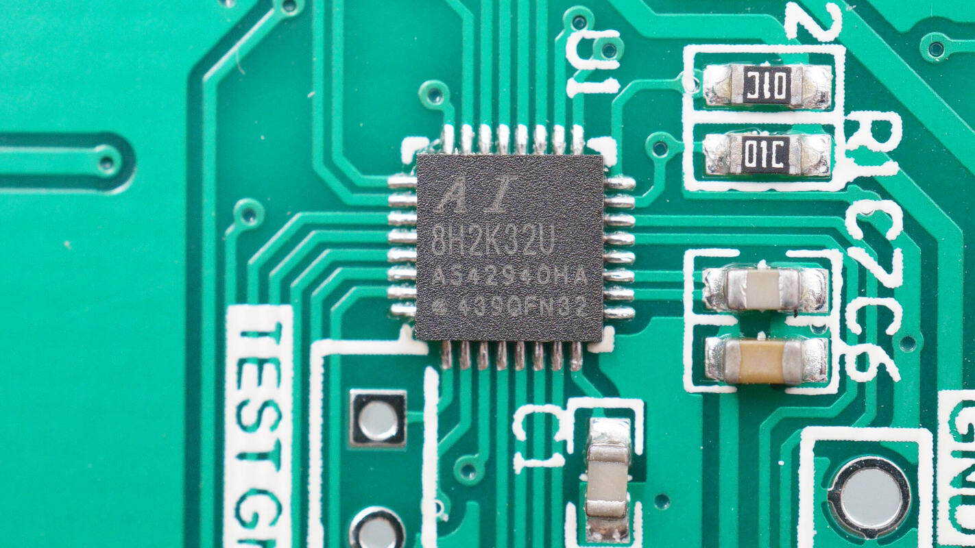 Teardown of Maxcellent Multi-Function Portable Jump Starter-Chargerlab