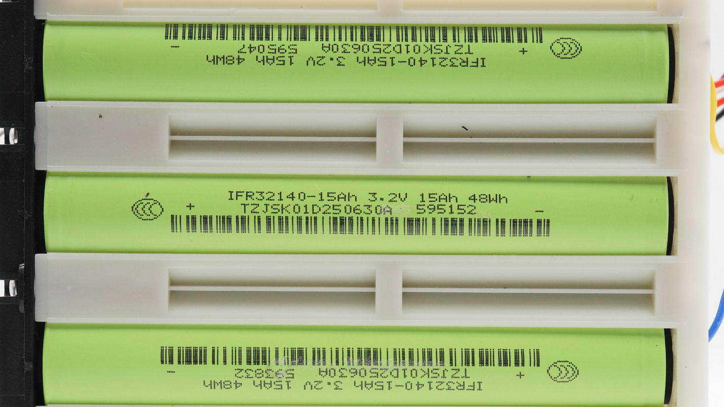 Teardown of Maxcellent Multi-Function Portable Jump Starter-Chargerlab