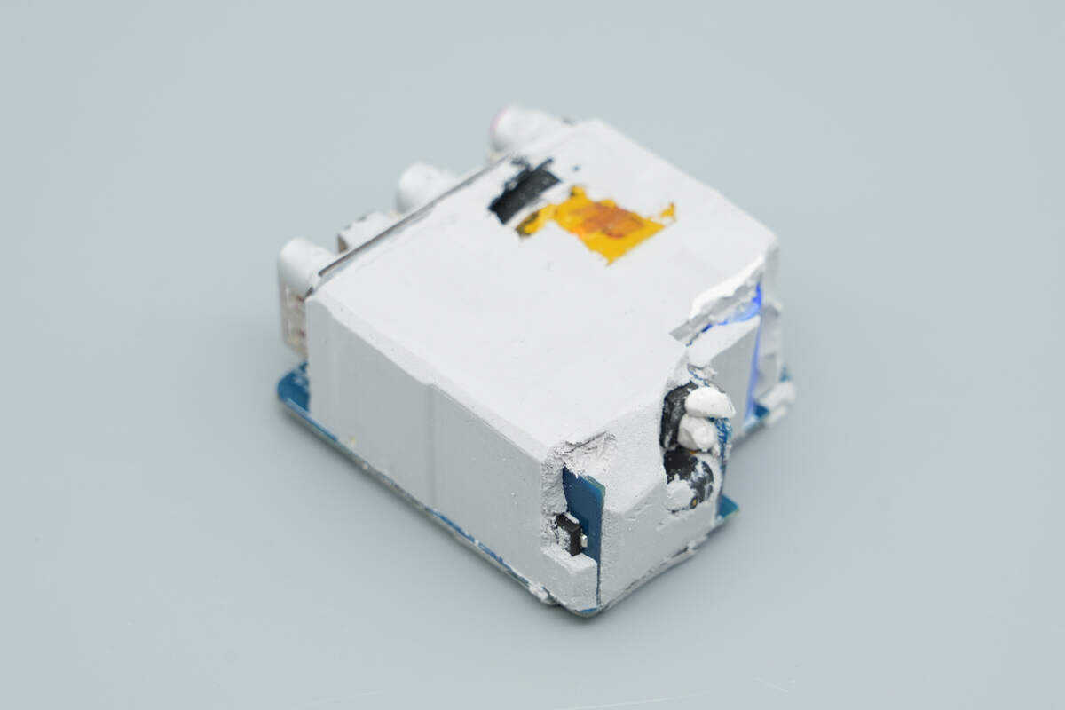 Teardown of ASUS Adol 140W GaN Quick Charger (AC140-020A)-Chargerlab