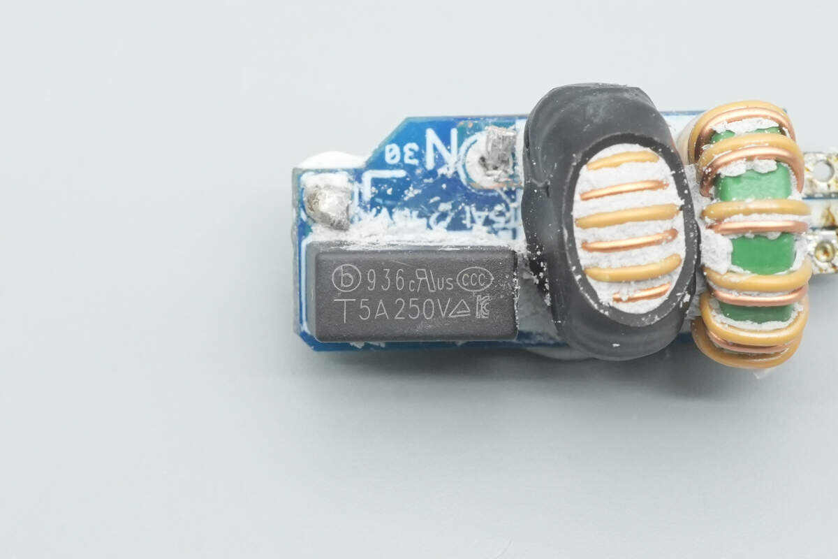 Teardown of ASUS Adol 140W GaN Quick Charger (AC140-020A)-Chargerlab