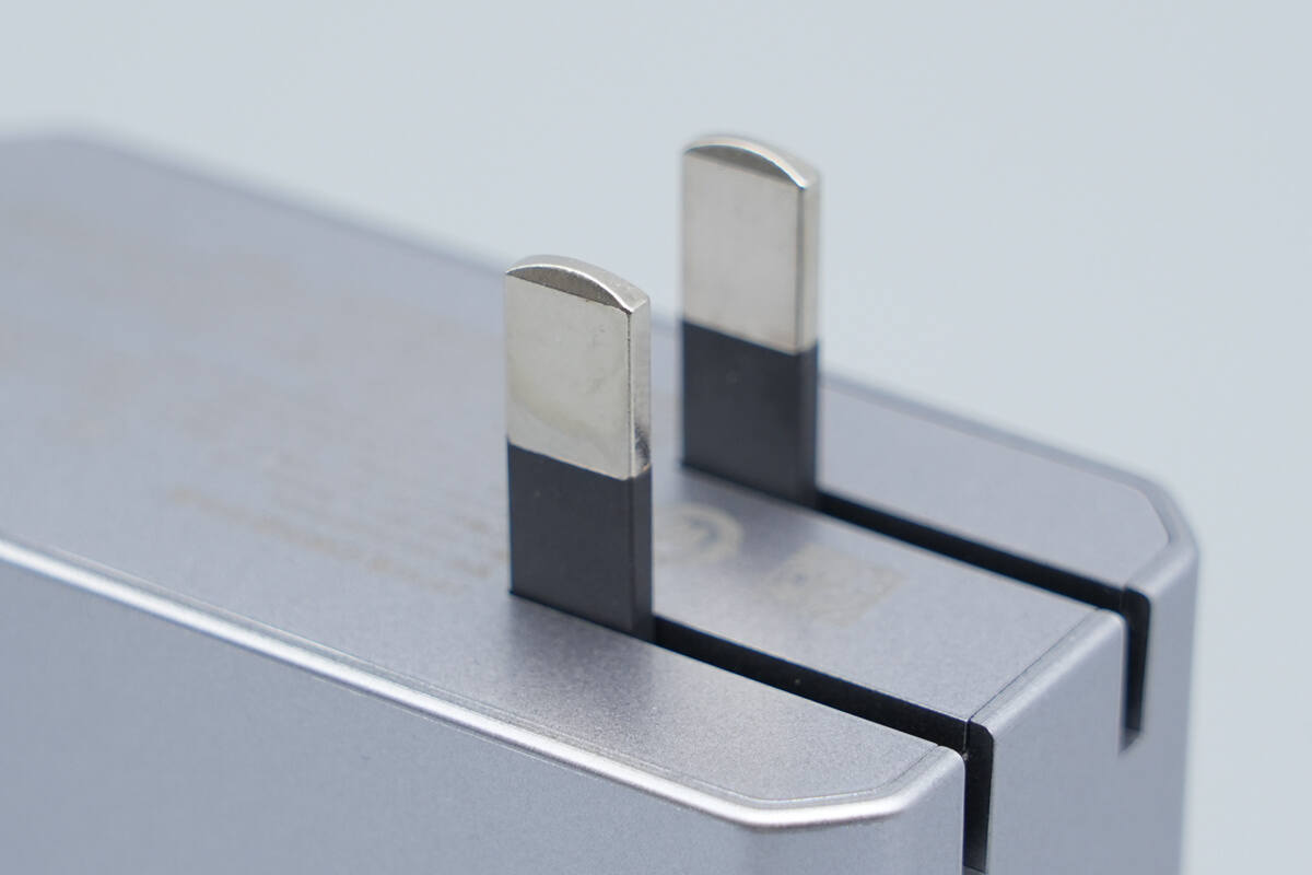 Teardown of Huntkey 140W GaN Charger (HKC14028050-0B1)-Chargerlab