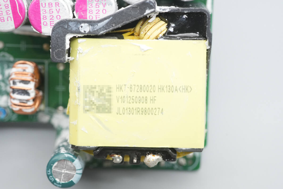 Teardown of Huntkey 140W GaN Charger (HKC14028050-0B1)-Chargerlab